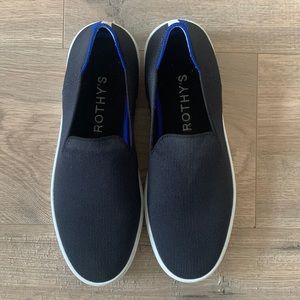 Rothy’s || Black Slip On Sneakers